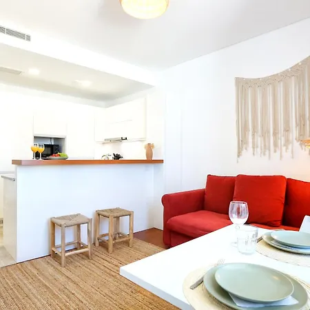 Xtraordinary Moments